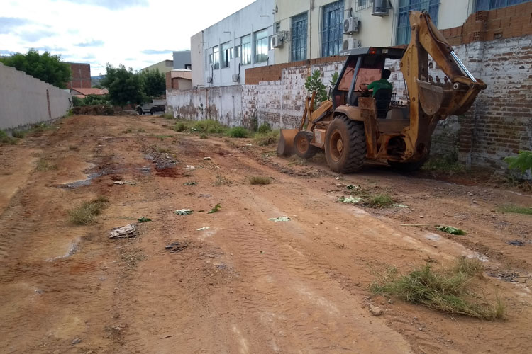 Brumado: Prefeitura retoma obras na nova rua ao lado da Câmara de Vereadores