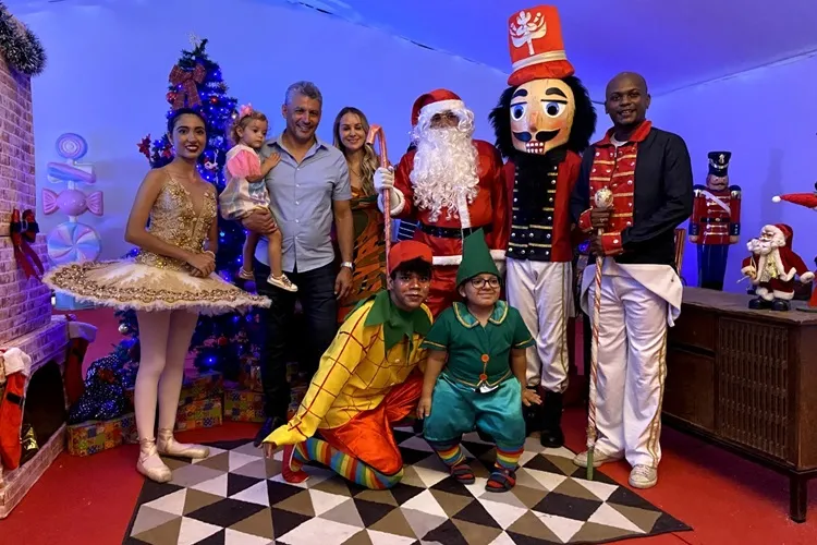 Decoração da Casa do Papai Noel e de Presépio atraem grande público em Guanambi