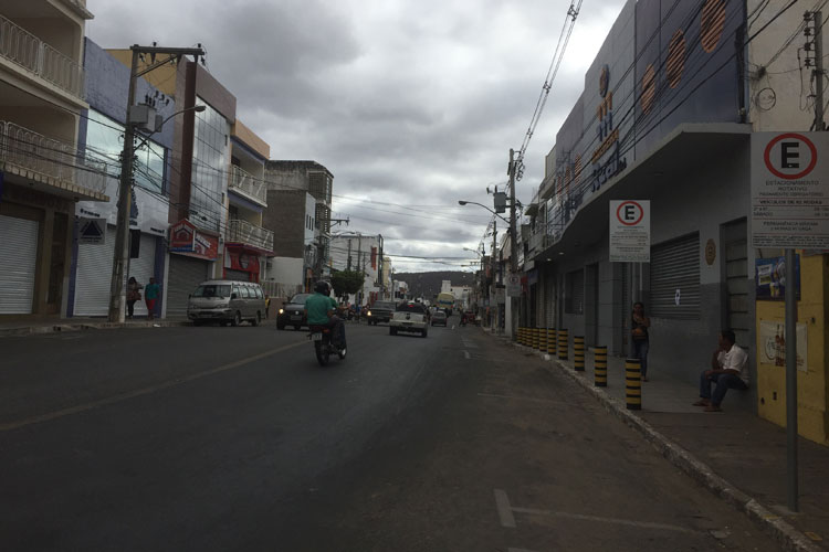 Brumado: Comércio amanheceu de portas fechadas em protesto por readequação a zona azul