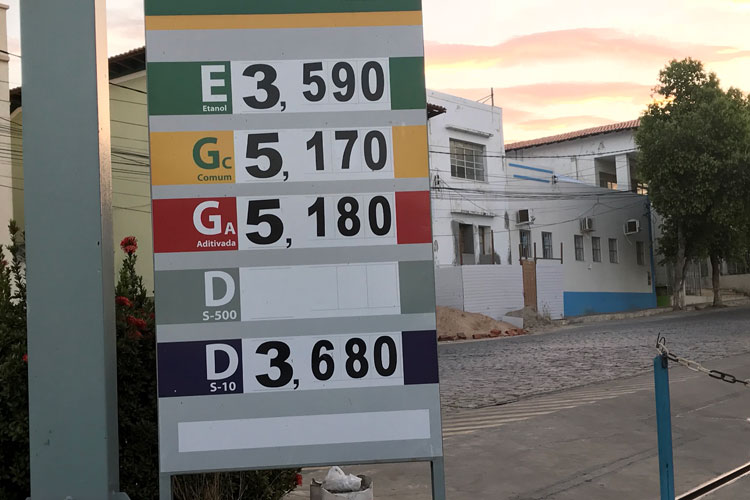 Brumado: Preço da gasolina dispara e chega a R$ 5,18