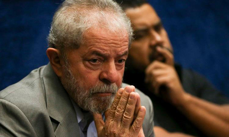 TRF-4 mantém pena de 17 anos de Lula por sítio em Atibaia