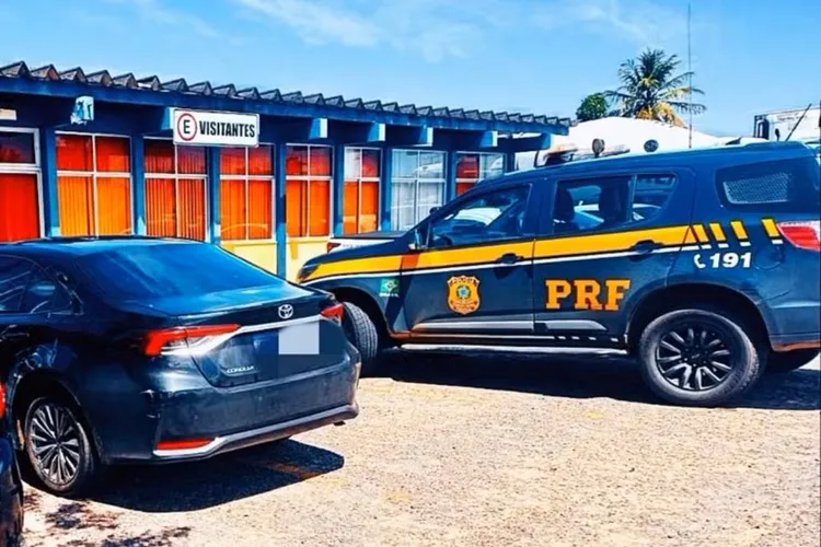 Homem troca terreno na praia por carro de luxo roubado e é preso em Simões Filho