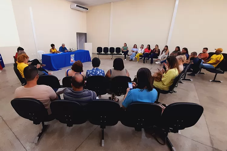 Diretoria e corpo docente da Uneb debatem planejamento de ações em Brumado