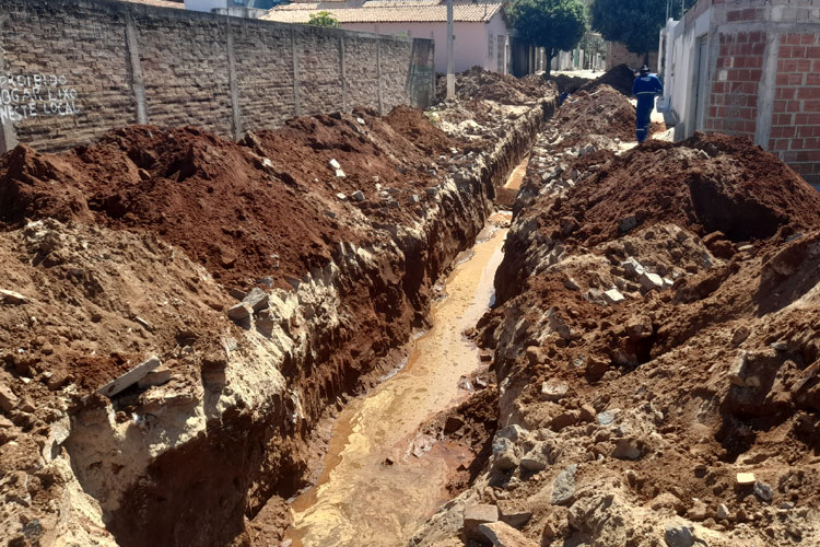 Brumado: Prefeitura lançará mais esgoto à céu aberto e gera protestos no Bairro São José