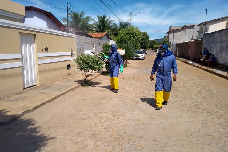 Brumado: Temendo a Covid-19, alguns moradores rejeitam visitas dos agentes de endemias no controle as arboviroses