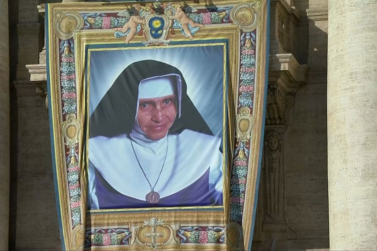Irmã Dulce é canonizada pelo Papa Francisco em missa no Vaticano