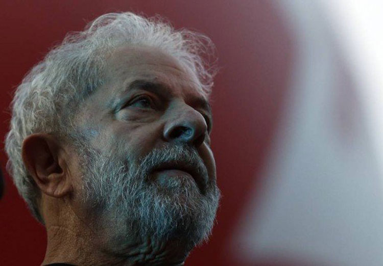 Ministro do STJ nega pedido para evitar que Lula seja preso