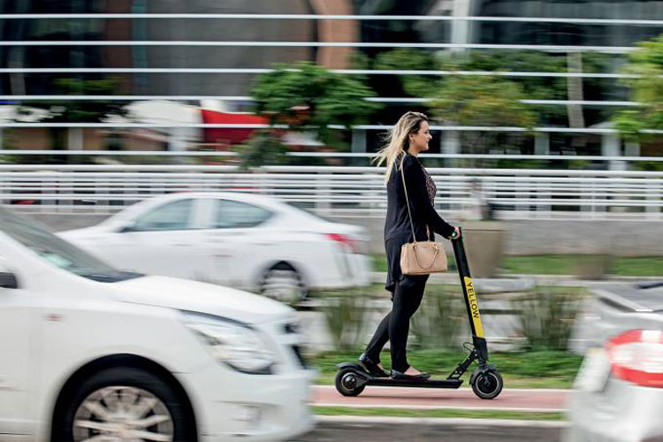 São Paulo multará quem utilizar patinete elétrico na calçada