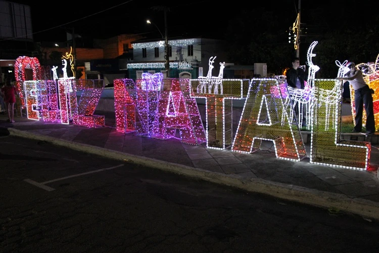Prefeito inaugura circuito do Natal Luz em Brumado