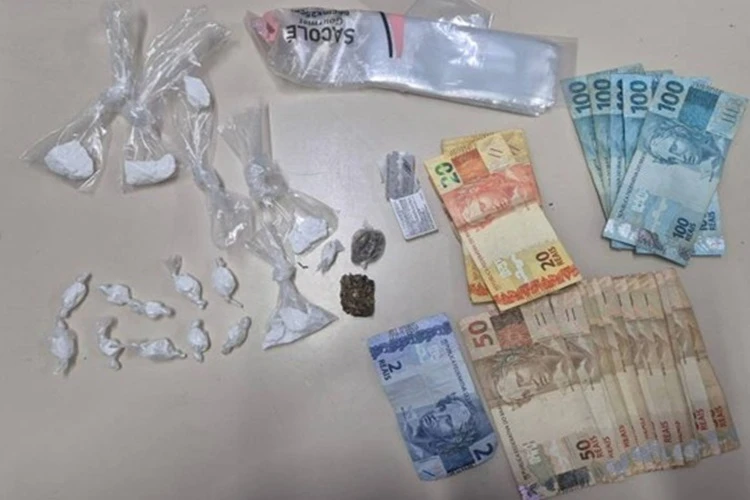 17º BPM apreende armas e drogas durante abordagens em Guanambi