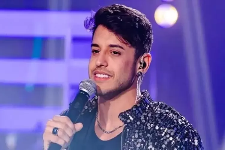 Kevi Jonny interrompe show após ser ameaçado de morte em Itacaré