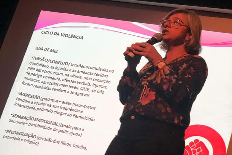 Delegada da 20ª Coorpin ministra palestra sobre Lei Maria da Penha em Caetité