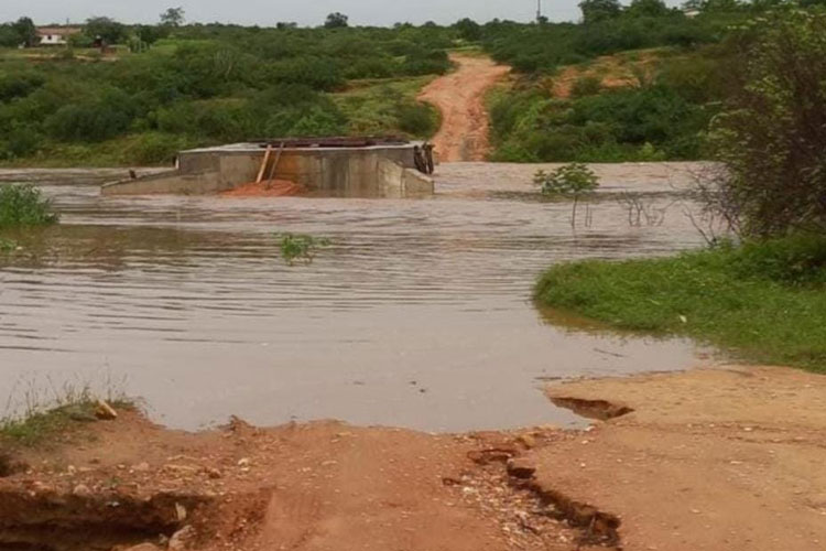 Brumado: Ilhados, moradores de Cristalândia estão sem insumos e prejuízos na produção rural