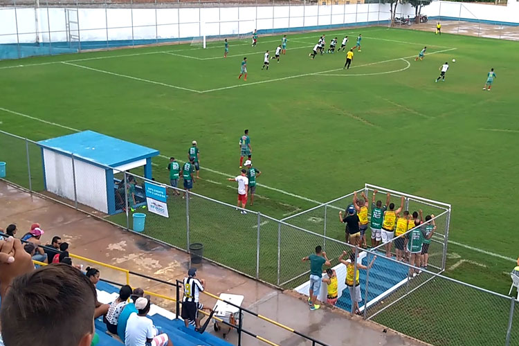 Feirense domina o Vila e assume a liderança isolada do brumadense de Futebol