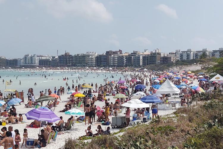 Brasileiros ignoram pandemia e lotam praias, bares e parques no feriado de 7 de setembro