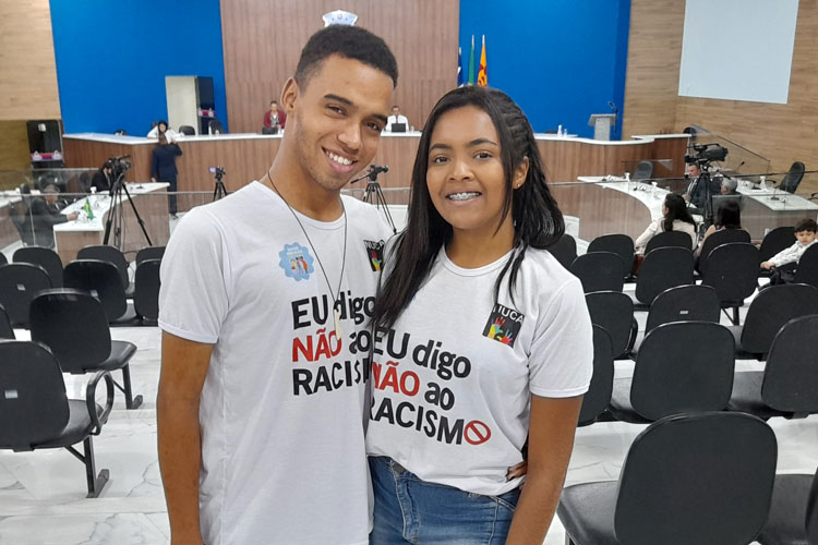 Adolescentes do Nuca lançam campanha de combate ao racismo na Câmara de Brumado