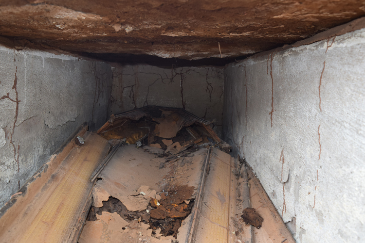 Brumadenses reclamam de sepulturas abertas e restos mortais expostos nos cemitérios