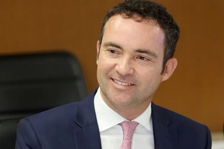 Decreto que garante abono salarial a profissionais da educação em Brumado