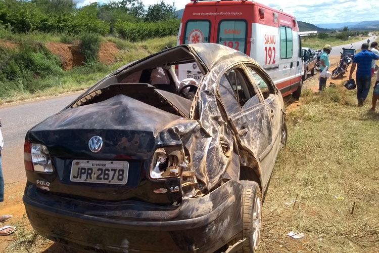 Brumado: Cinco pessoas ficam feridas após capotamento de carro na BA-148