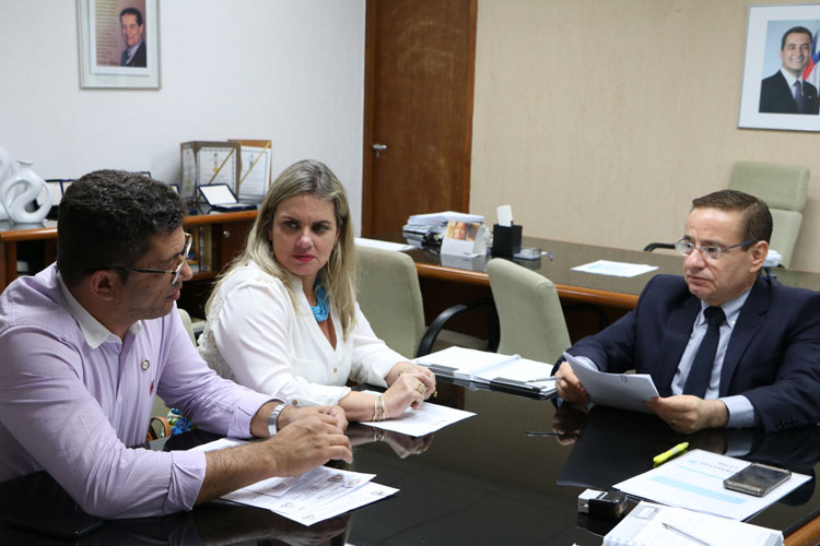 Deputada Ivana Bastos e prefeito de Iuiu reivindicam mais acesso à água