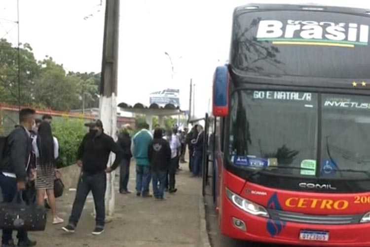 Por rotas alternativas, ônibus clandestinos chegam a Vitória da Conquista