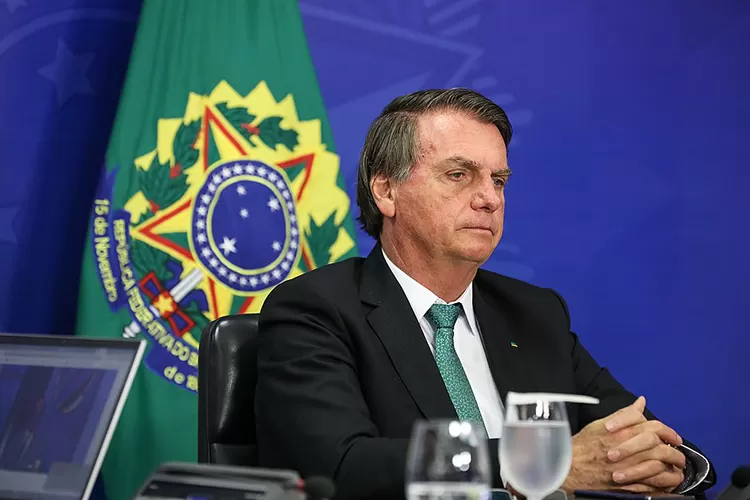 Polícia Federal estuda pedir prisão de Bolsonaro se ele não voltar ao Brasil até abril
