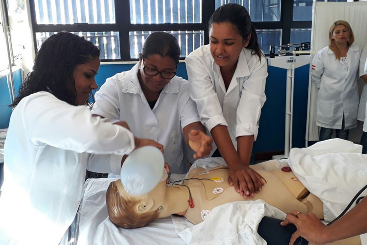 Enfermeiros e Técnicos de enfermagem participam de capacitação em Caetité