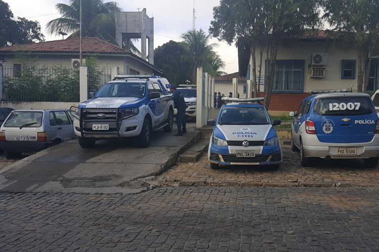 Brumado: Polícia prende dupla suspeita de tentar matar jovem com cinco tiros na Urbis II