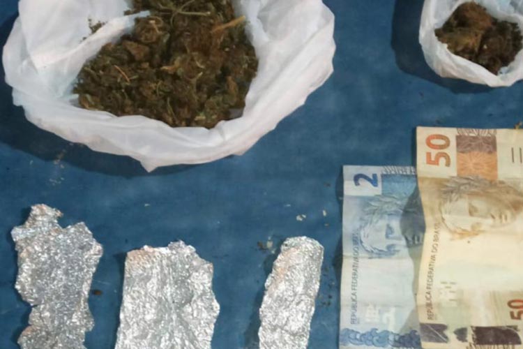 Polícia apreende drogas e dinheiro com indivíduos na zona rural de Barra da Estiva