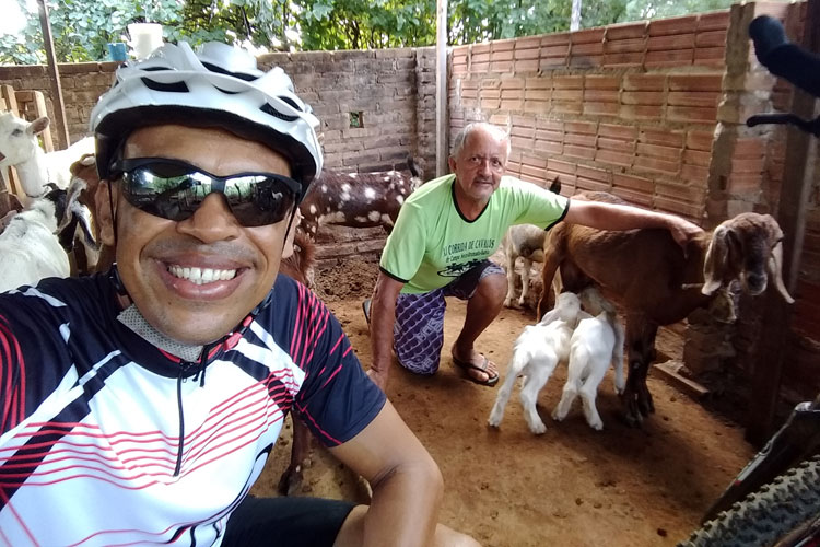 Brumado: Pedal Roça vai ao Campo Seco conhecer a criação de caprinos do seu Judecael