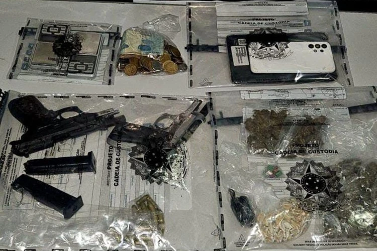 Operação em Ipiaú apreende armas, drogas e prende quatro pessoas