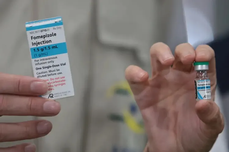 Brasil recebe 2,5 mil unidades de fomepizol, antídoto contra metanol