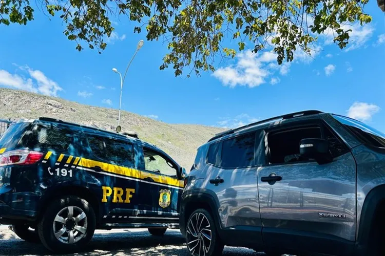 Durante fiscalização em Jequié, PRF recupera veículo roubado no Rio de Janeiro