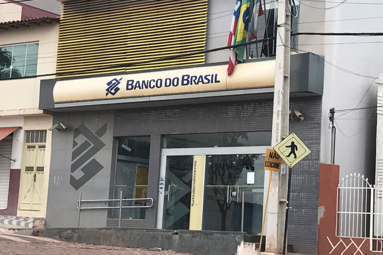 Mesmo com lucro bilionário, bancos continuam fechando agências