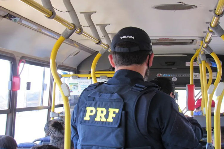 Eunápolis: Homem é preso suspeito de se masturbar em ônibus