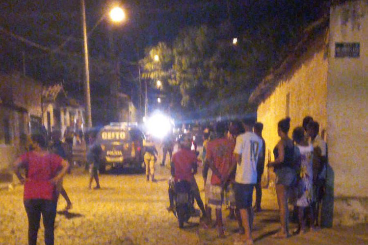 Jovem de 18 anos é alvejado em frente à sua residência na cidade de Guanambi