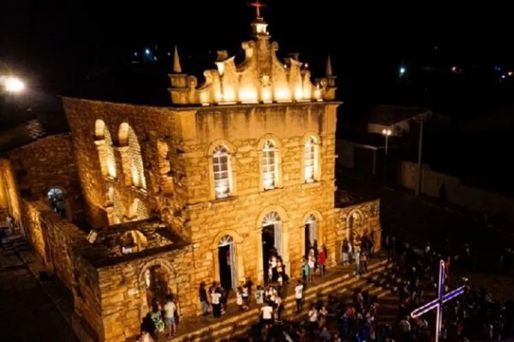 Igreja Senhora Sant’Ana recebe nova iluminação em LED na cidade de Rio de Contas