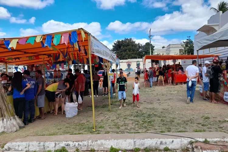 Brumado: Ambulantes comemoram venda de fogos para noite de São João