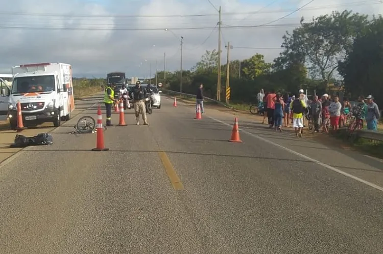 Batida entre moto e bicicleta deixa dois mortos em Vitória da Conquista