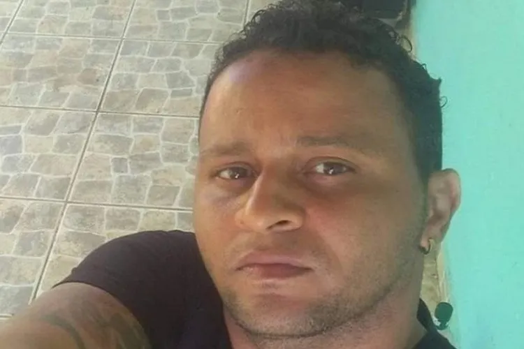 Irmão de homem morto por falsos policiais na frente de sua mãe está desaparecido em Brumado