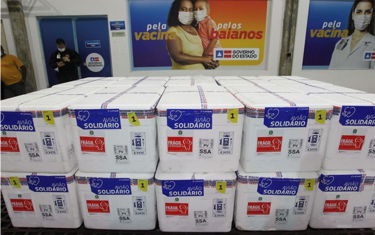 Bahia recebe novo lote com mais de 220 mil doses da vacina contra Covid-19