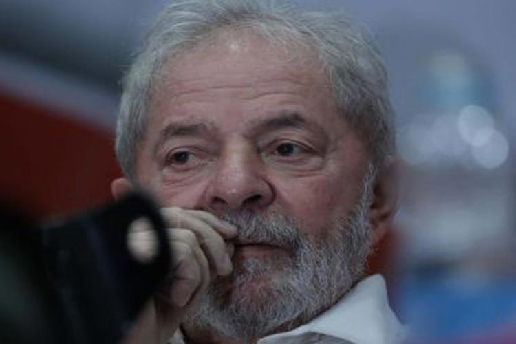 STJ suspende julgamento de Lula no TRF-4