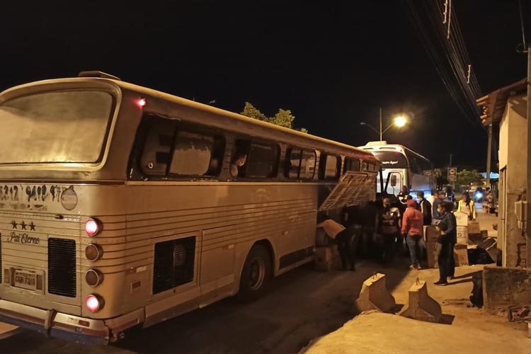 Pindaí: PM apreende dois ônibus com 92 passageiros vindos de São Paulo