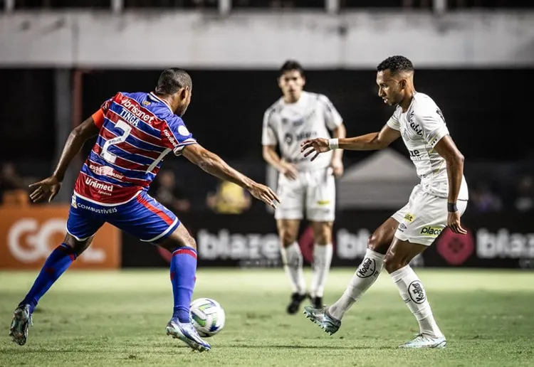 Presente em 10 dos 12 jogos do Grêmio em 2023, versátil Thaciano