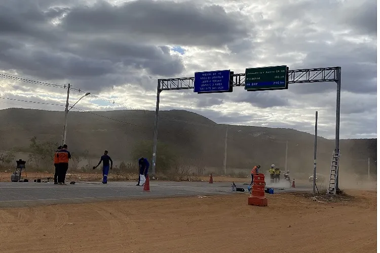 Radar é instalado na Avenida Lindolpho Azevedo de Brito, entrada da BA-148 em Brumado