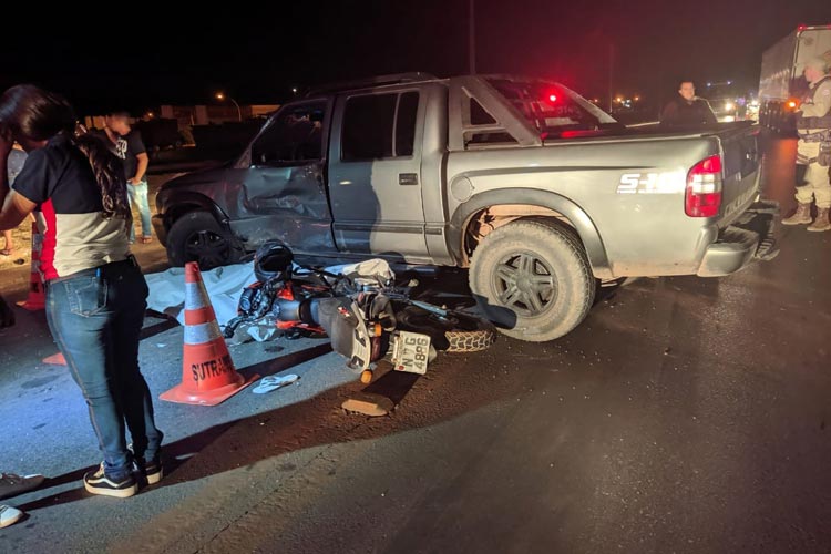 Motociclista morre após bater com caminhonete em Luís Eduardo Magalhães