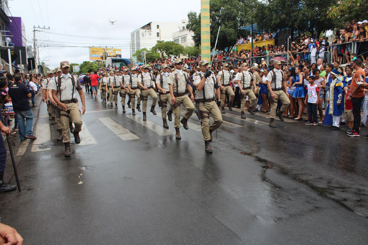 Polícia Militar, Tiro de Guerra, escolas e entidades abrilhantaram desfile de 07 de setembro em Brumado