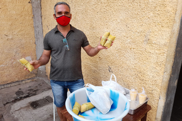 Brumado: Artesão se reinventa com receita de pamonha de família para driblar a crise da pandemia