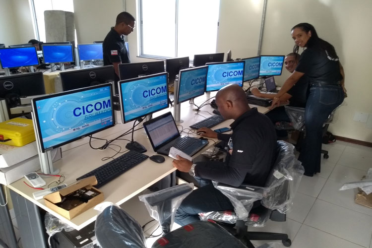 Brumado: Equipe técnica inicia teste de monitoramento de câmeras do Cicom