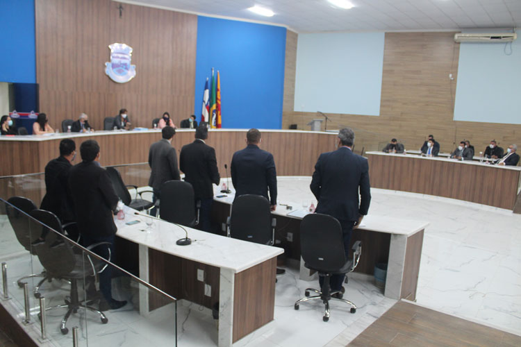 Brumado: Base do prefeito rejeita emenda que incluiria legislativo na vacância do CACSFUNDEB